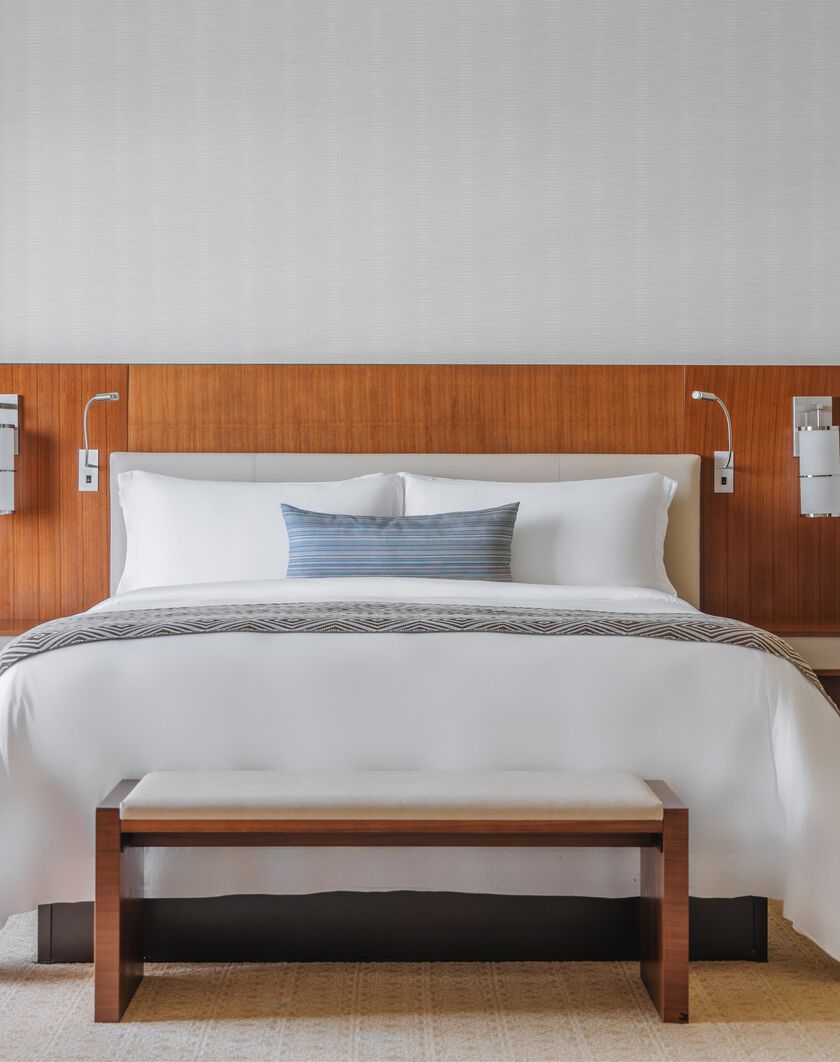 Bed & Bedding Set thumbnail number 1